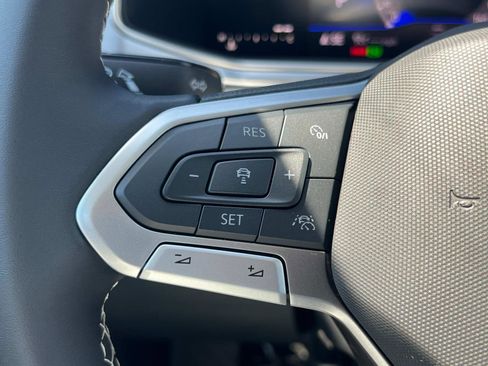 New 2025 Volkswagen Taos SE image 7