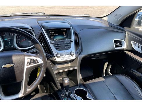 Used 2017 Chevrolet Equinox Premier w/ Enhanced Convenience Package AWD/4WD image 7