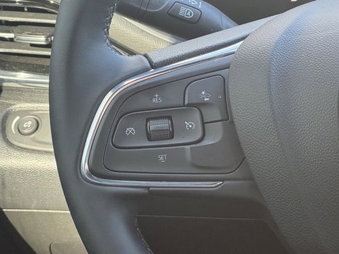 Used 2025 Buick Envista Sport Touring w/ Convenience II Package image 18