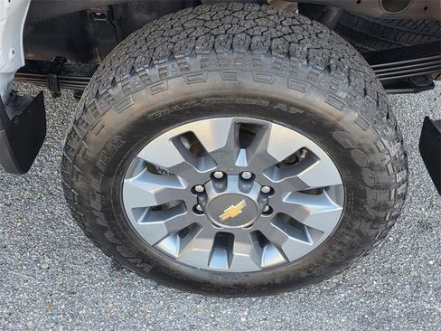 Used 2023 Chevrolet Silverado 2500 Custom w/ Custom Value Package image 34