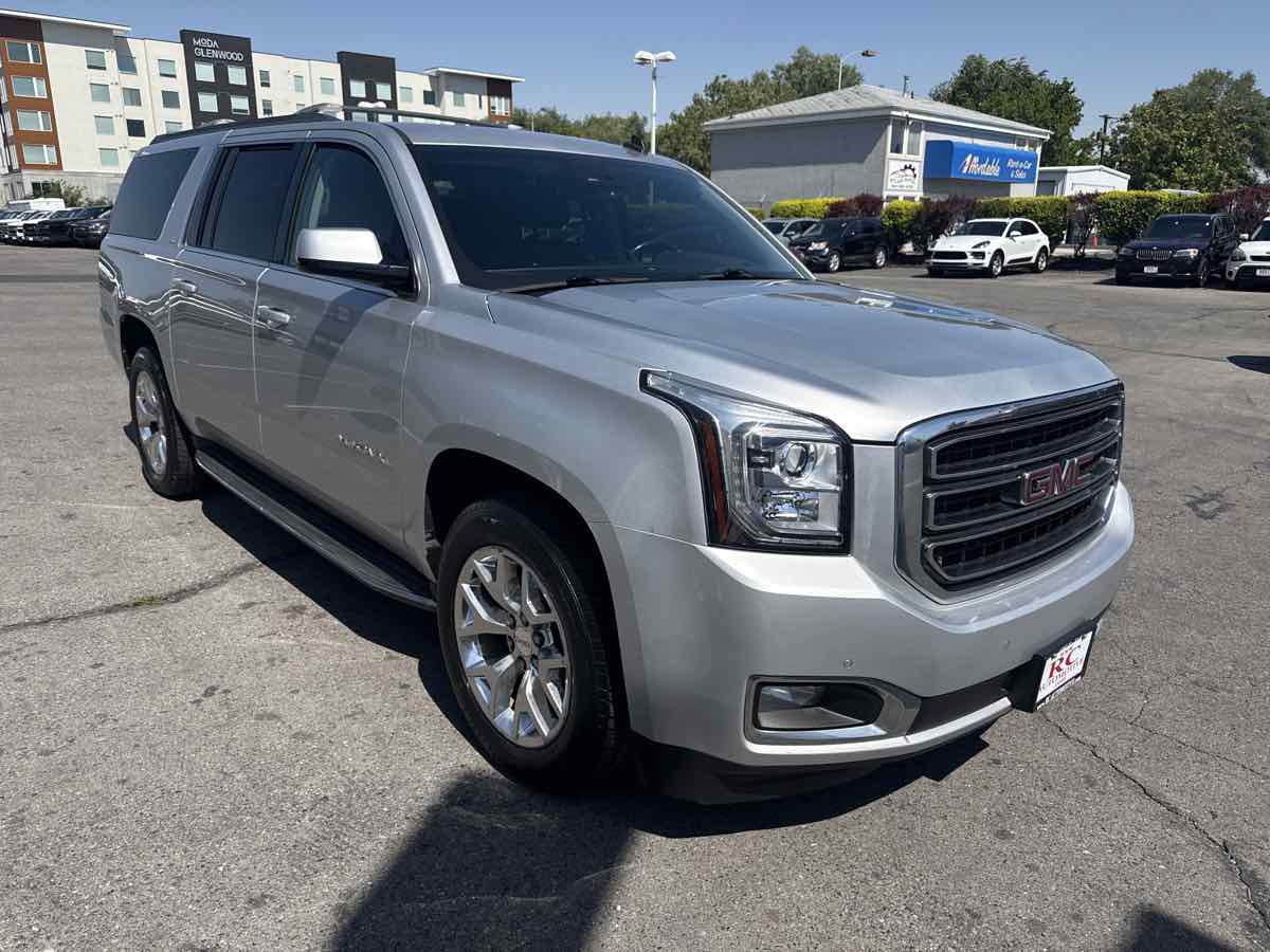 Used 2015 GMC Yukon XL SLT w/ HD Trailering Package AWD/4WD image 4