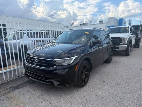 Used 2024 Volkswagen Tiguan SE R-Line FWD image 1