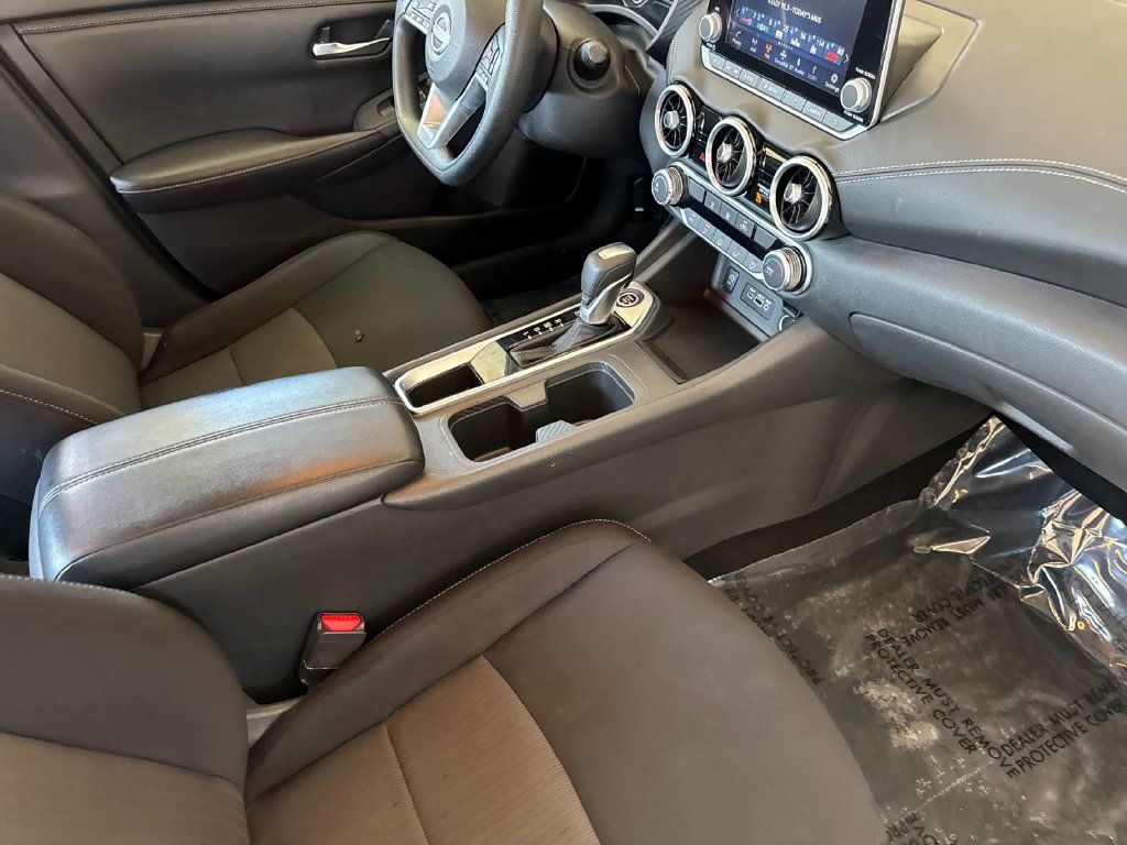 Used 2024 Nissan Sentra SV FWD image 14