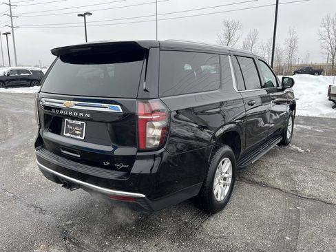 Used 2024 Chevrolet Suburban LT image 7