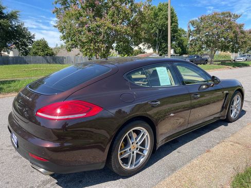 Used 2014 Porsche Panamera 4 image 6
