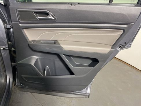 Used 2023 Volkswagen Atlas SE w/ Panoramic Sunroof Package AWD/4WD image 31