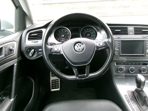 Used 2017 Volkswagen Golf Alltrack SE AWD/4WD image 17