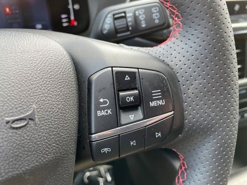 Used 2024 Ford Escape ST-Line w/ Tech Pack #1 FWD image 17