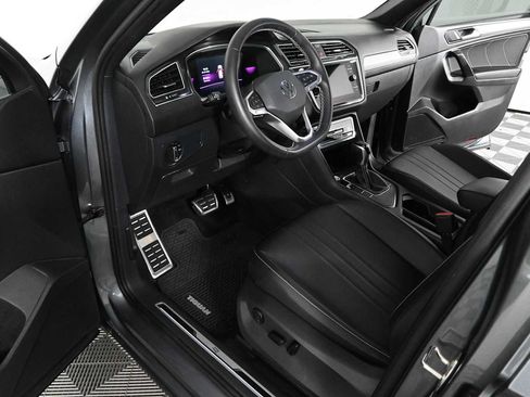 Certified 2023 Volkswagen Tiguan SE R-Line FWD image 17