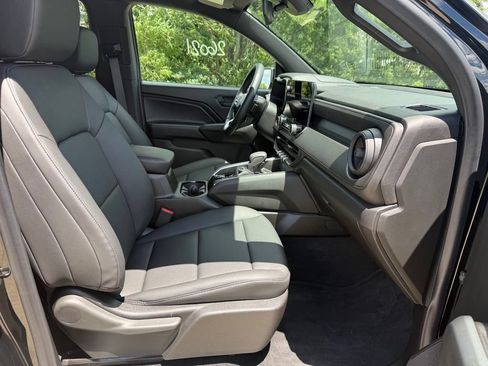 Used 2026 Chevrolet Colorado Trail Boss AWD/4WD image 19