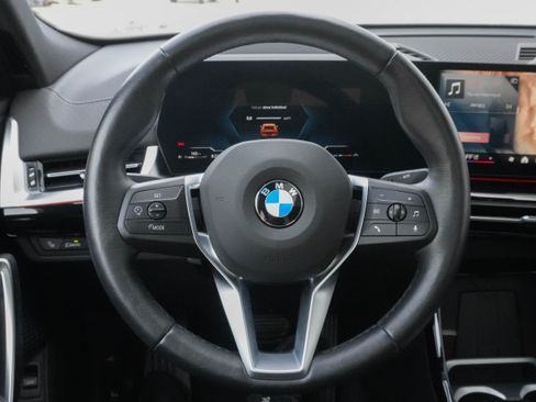 Certified 2025 BMW X2 xDrive28i AWD/4WD image 18