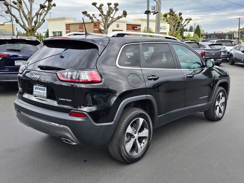 Used 2019 Jeep Cherokee Limited w/ Technology Group AWD/4WD image 13