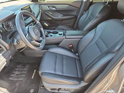 Used 2023 Nissan Rogue SV w/ SV Premium B Package AWD/4WD image 19