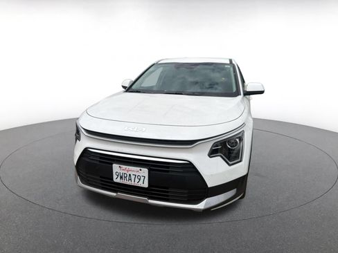Used 2026 Kia Niro LX FWD image 2