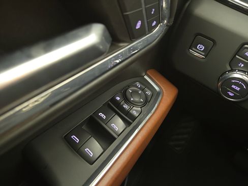 Used 2024 GMC Sierra 2500 Denali Ultimate w/ LPO, GMC Protection Package image 30