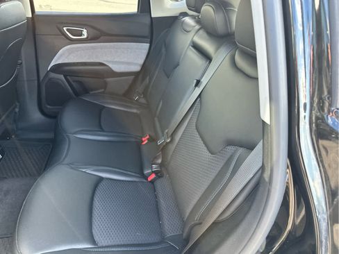 Used 2022 Jeep Compass Latitude w/ Convenience Group image 4