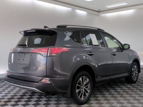Used 2018 Toyota RAV4 XLE w/ Convenience Package AWD/4WD image 9