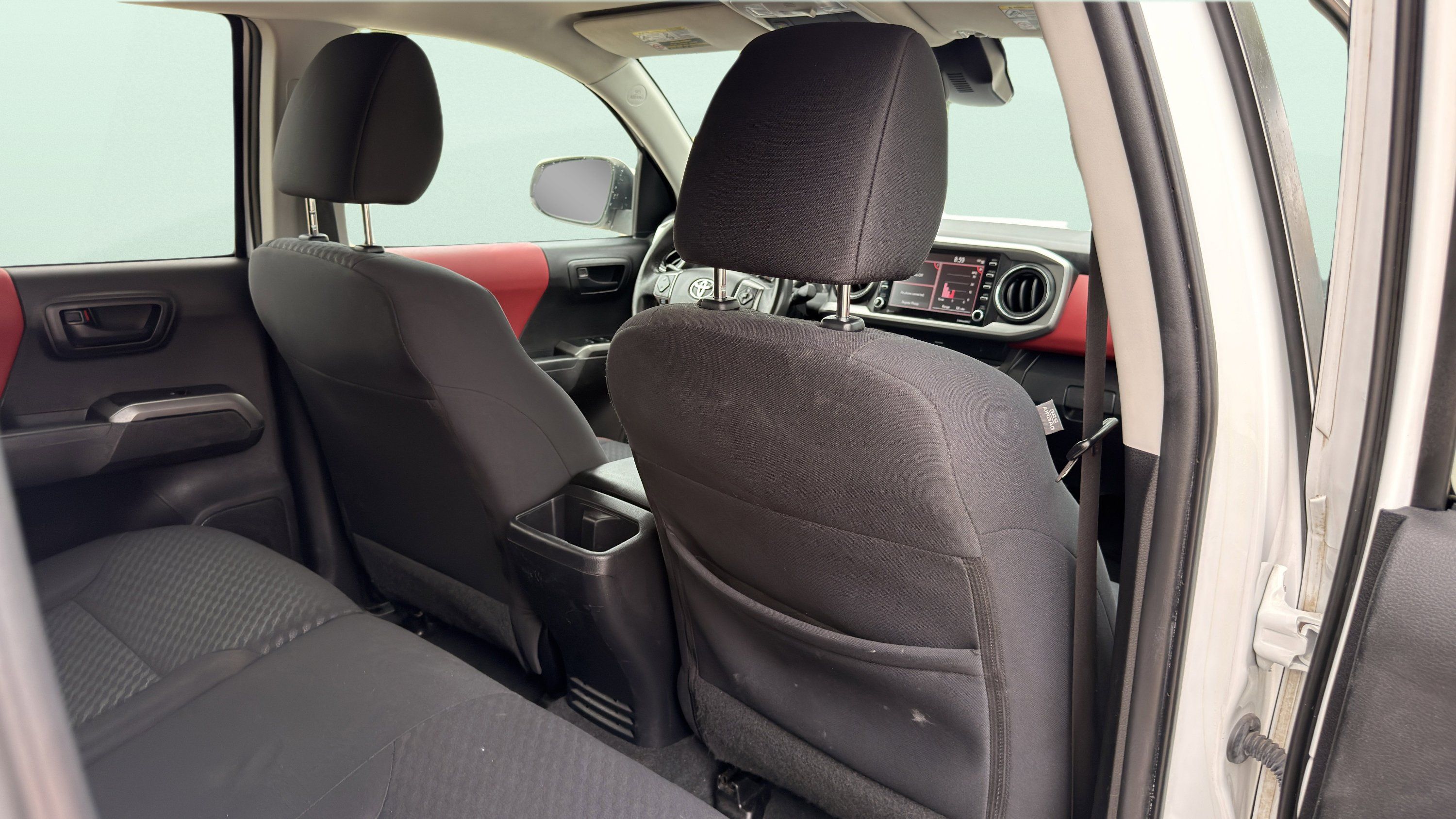 Used 2022 Toyota Tacoma SR5 RWD image 33