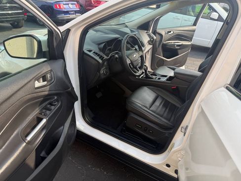 Used 2019 Ford Escape SEL AWD/4WD image 10