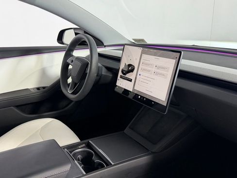 Used 2025 Tesla Model 3 Long Range image 34