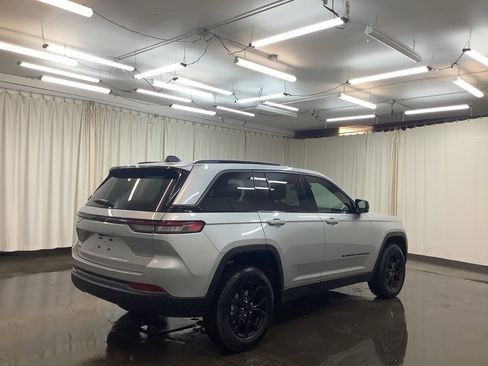 New 2026 Jeep Grand Cherokee Altitude AWD/4WD image 6