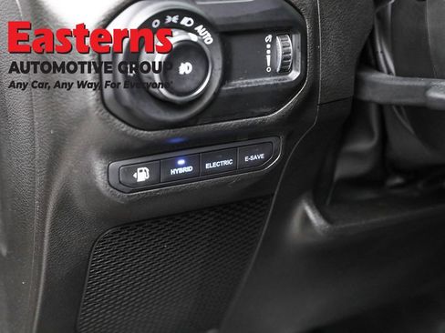 Used 2023 Jeep Wrangler Unlimited w/ Cold Weather Group image 23