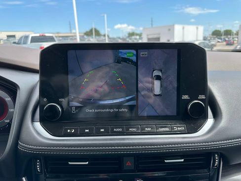 Used 2021 Nissan Rogue Platinum FWD image 10