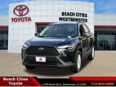 Certified 2025 Toyota Corolla Cross LE image 5