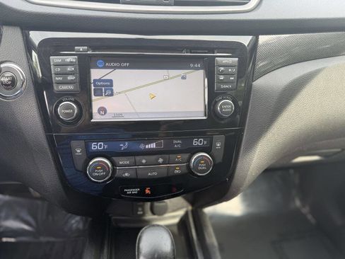 Used 2014 Nissan Rogue SL w/ SL Premium Package FWD image 16