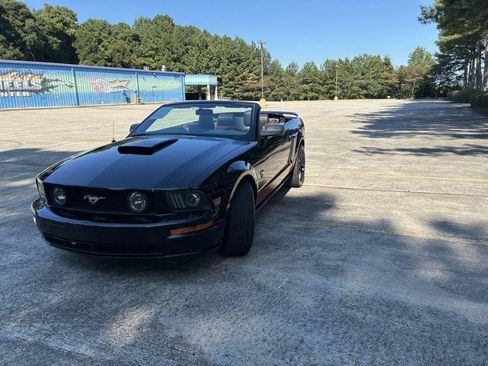 Used 2009 Ford Mustang GT Premium RWD image 29
