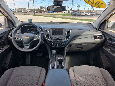 Used 2024 Chevrolet Equinox LT AWD/4WD image 9