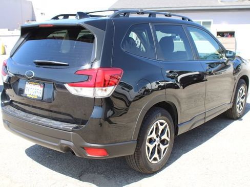 Used 2024 Subaru Forester Premium AWD/4WD image 4