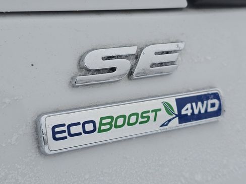 Used 2018 Ford Escape SE w/ Ford Safe & Smart Package image 9