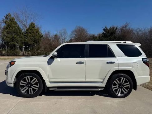 Used 2021 Toyota 4Runner Limited image 3