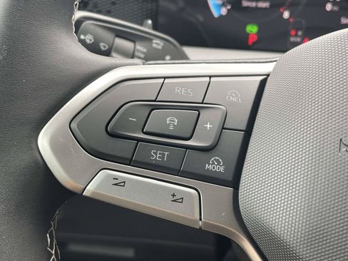 New 2026 Volkswagen Tiguan SE FWD image 22
