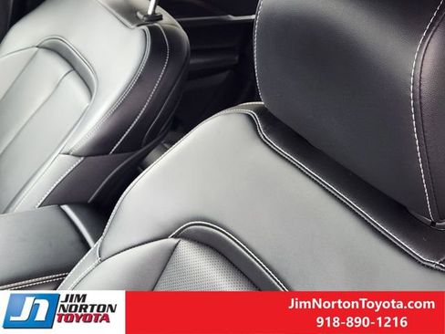 Used 2025 Jeep Grand Cherokee Limited w/ Luxury Tech Group II image 17