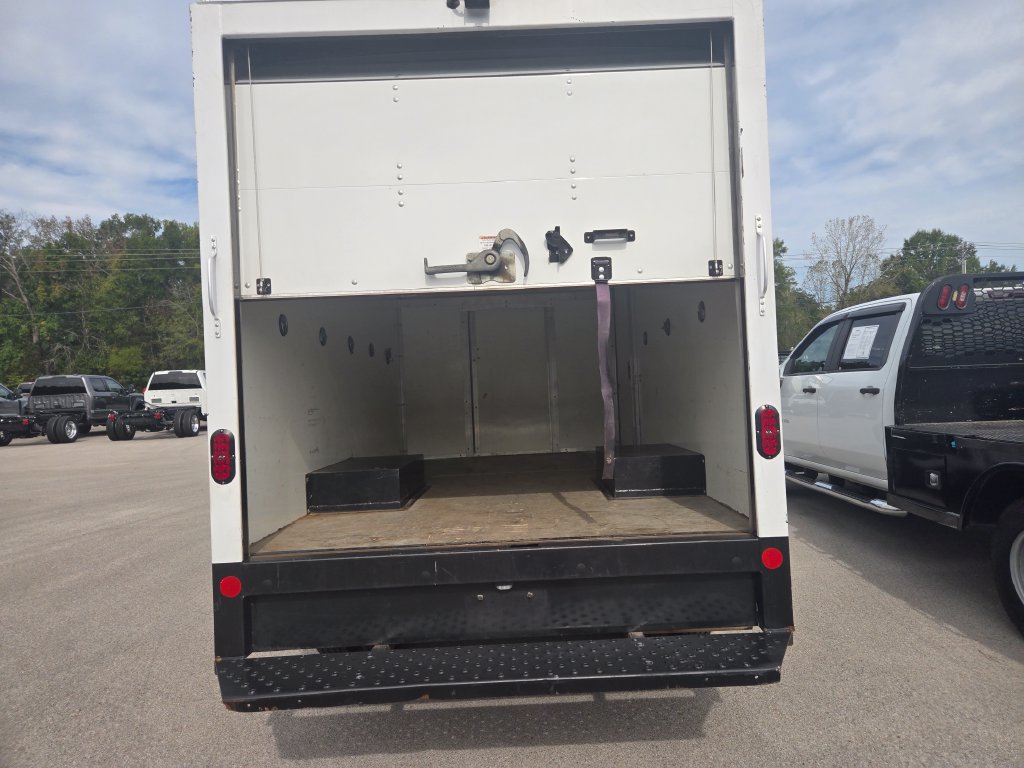 Used 2023 Ford Transit 350 DRW RWD image 5