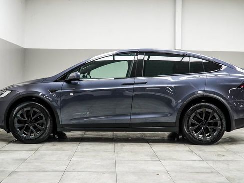 Used 2022 Tesla Model X image 11