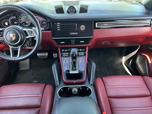 Used 2022 Porsche Cayenne S AWD/4WD image 17