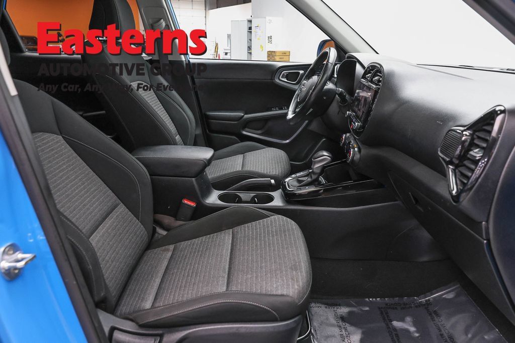 Used 2023 Kia Soul EX FWD image 27