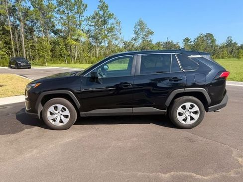 Used 2025 Toyota RAV4 LE AWD/4WD image 12