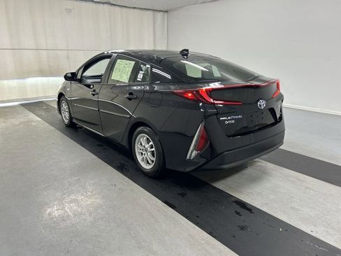 Used 2022 Toyota Prius Prime XLE image 7