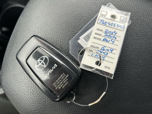 Certified 2024 Toyota RAV4 XLE image 34