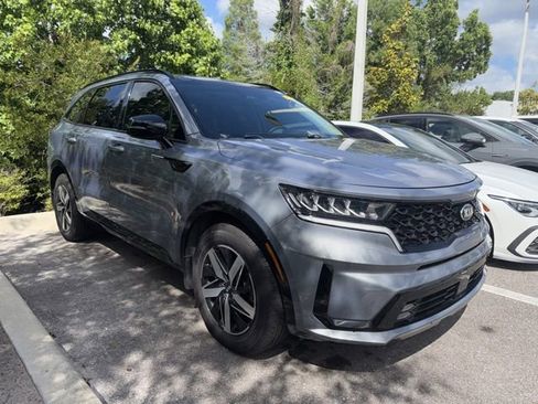 Used 2021 Kia Sorento EX w/ Panoramic Sunroof Package FWD image 3