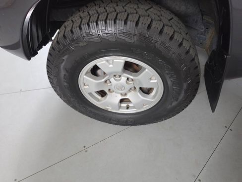 Used 2015 Toyota Tacoma 4x4 Double Cab w/ TRD Off-Road Package image 11