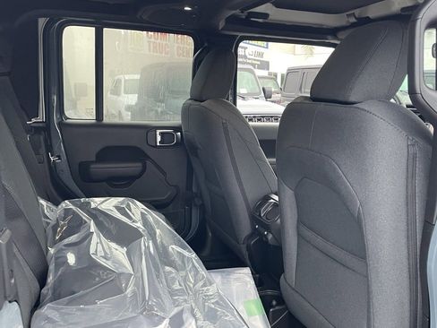 New 2026 Jeep Gladiator Sport image 20