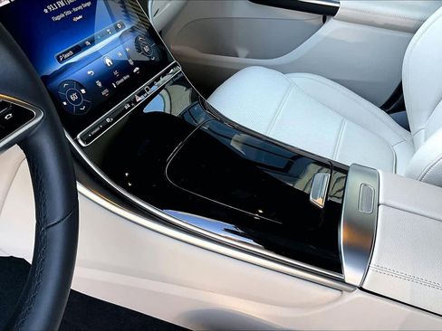 Used 2025 Mercedes-Benz GLC 300 image 16