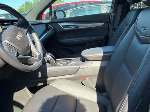 Used 2024 Cadillac XT6 Luxury AWD/4WD image 3