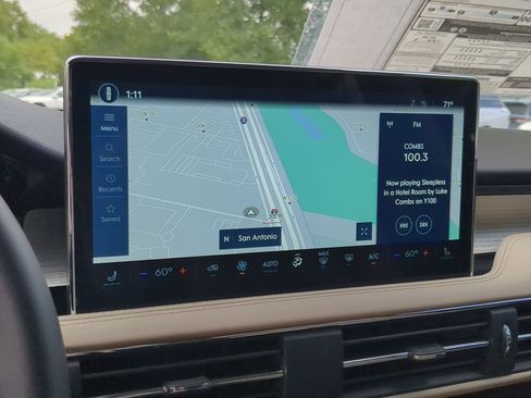New 2026 Lincoln Corsair Premiere FWD image 17