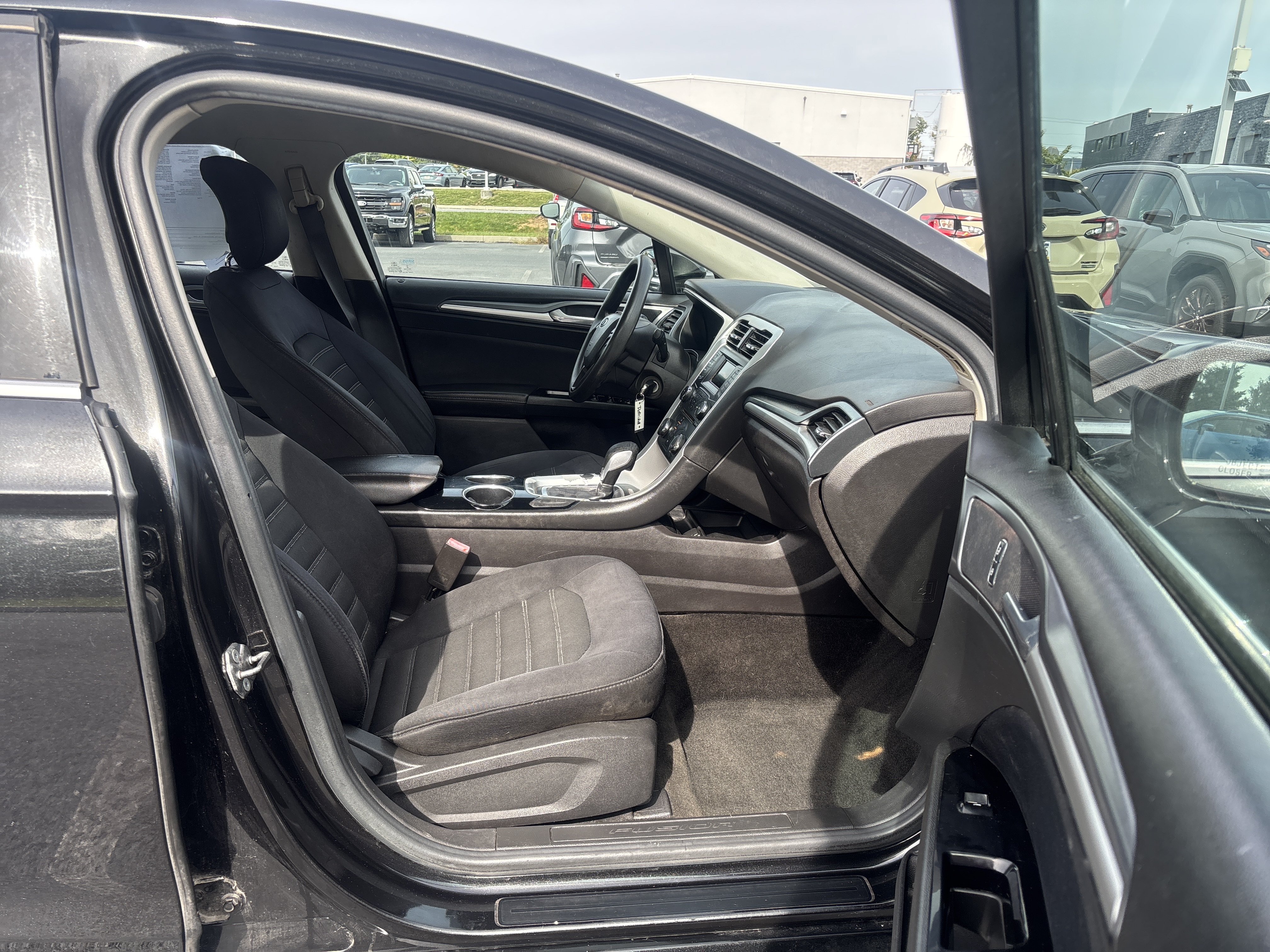 Used 2013 Ford Fusion SE FWD image 22